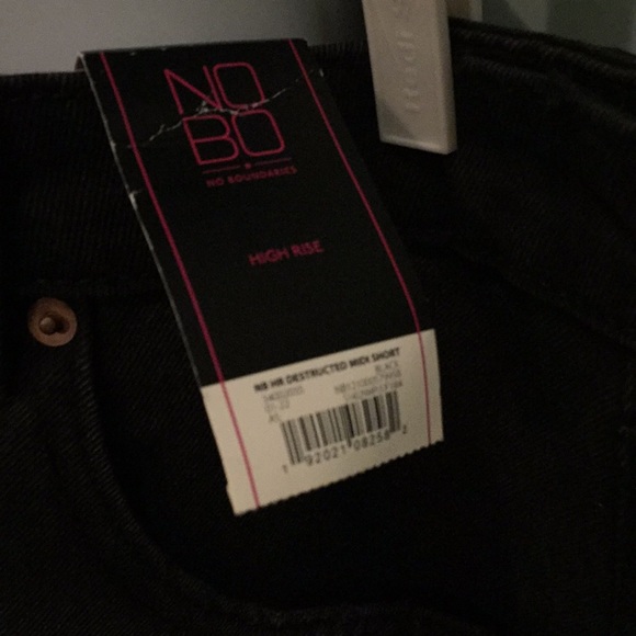 NEW  DISTRESS SHORT SIZE 21 HIGHRISE - Picture 2 of 3